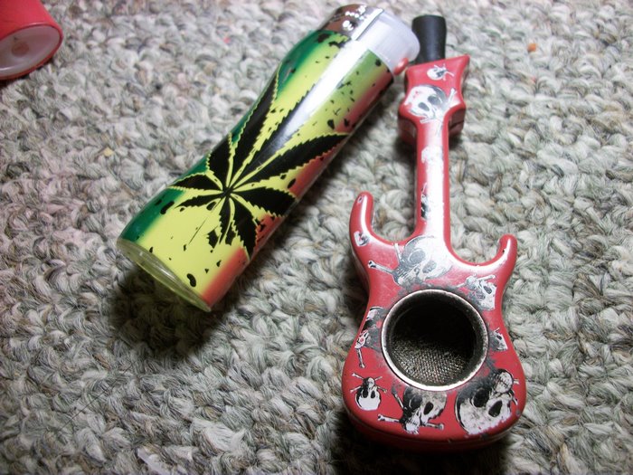 Marijuana leaf lighter and guitar pipe