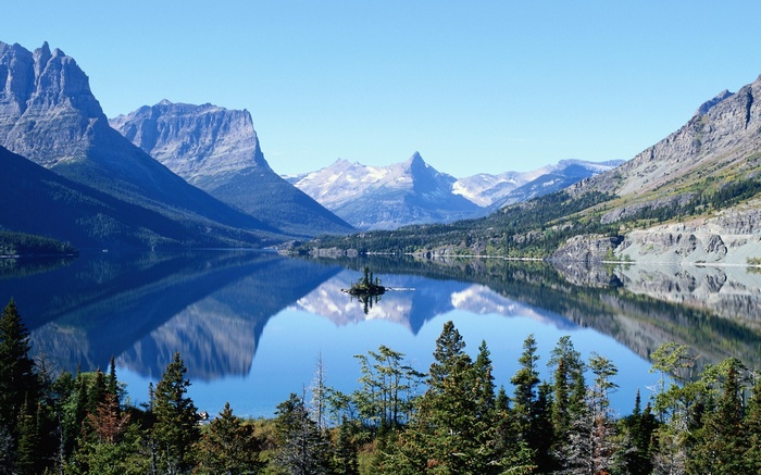 Lake McDonald with mountains and trees
