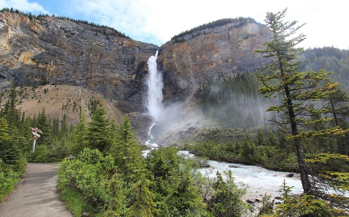 Takakkaw Falls in Yoho National Park