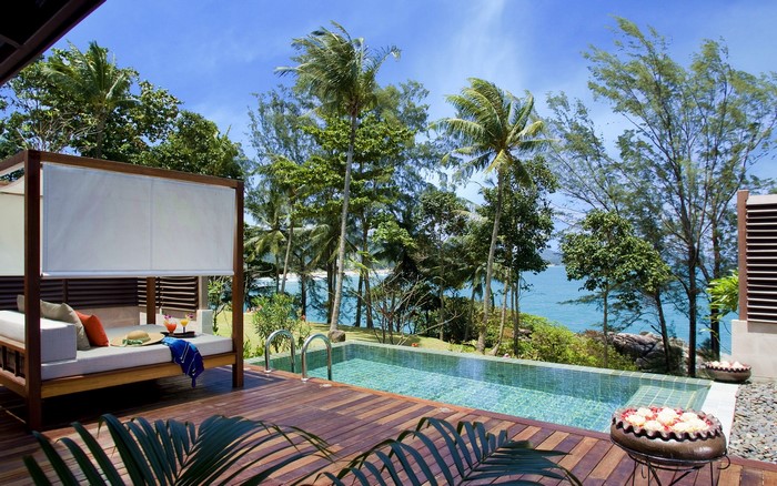 Resort with private pool and ocean view