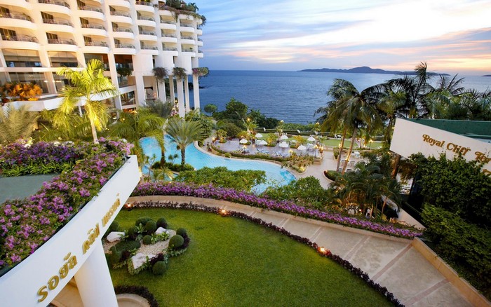 Royal Cliff Hotel resort with swimming pools and ocean view