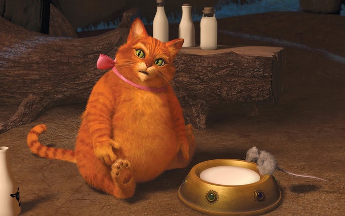 Puss in Boots from Shrek with a mouse