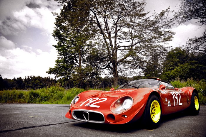 Red Alfa Romeo race car with number 192