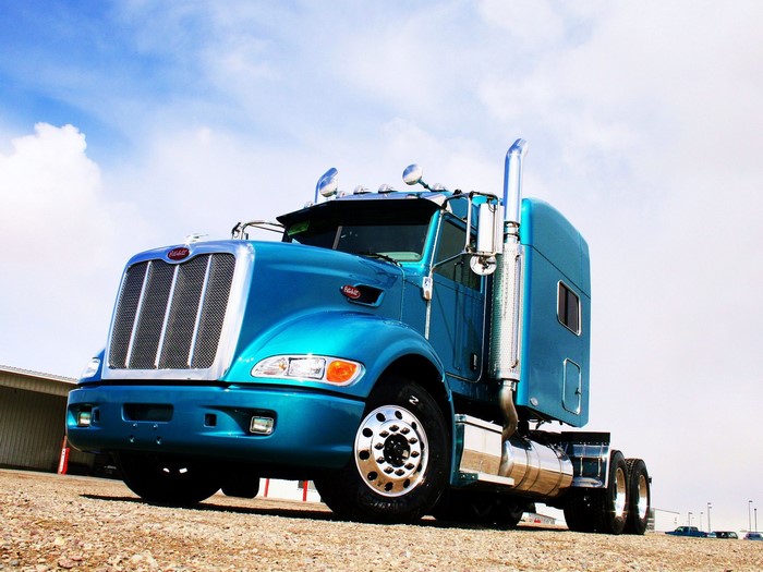 Blue Peterbilt Semi Truck