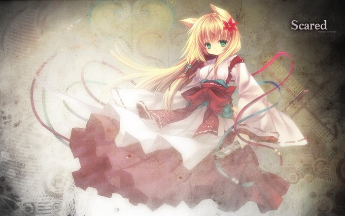Kitsune girl with blonde hair and green eyes