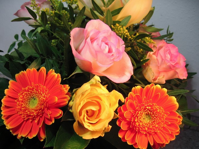 Bouquet of Roses and Gerbera Daisies
