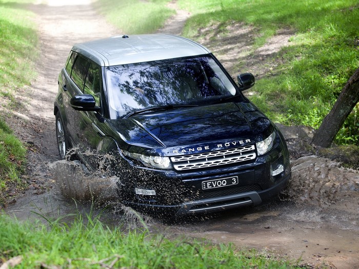Range Rover Evoque driving through water