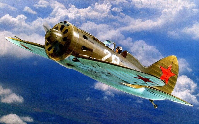 Polikarpov I-16 fighter plane in flight