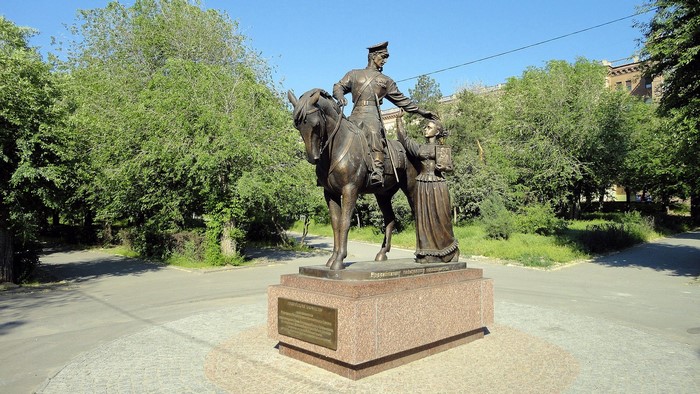 Monument to Alexander Rodimtsev in Volgograd