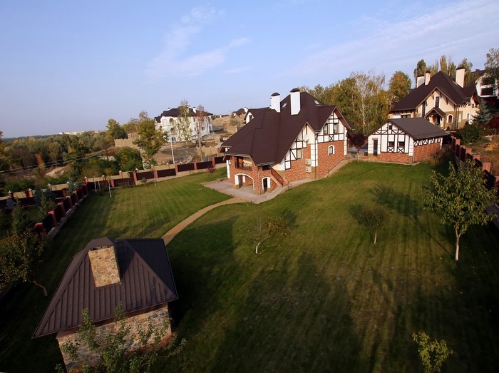Houses in a suburban neighborhood on a hill