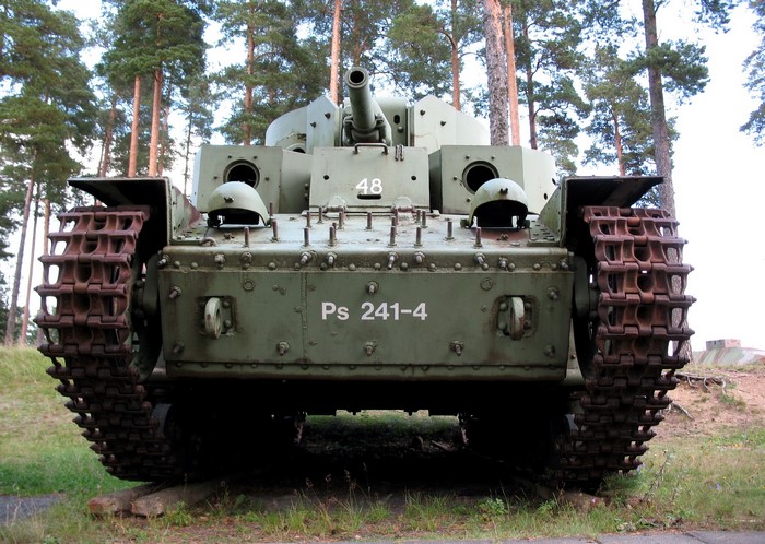 T-28 tank with markings '48' and 'Ps 241-4'