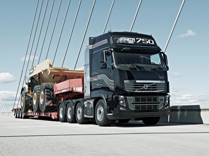 Volvo FH16 750 Truck carrying a Volvo Articulated Hauler