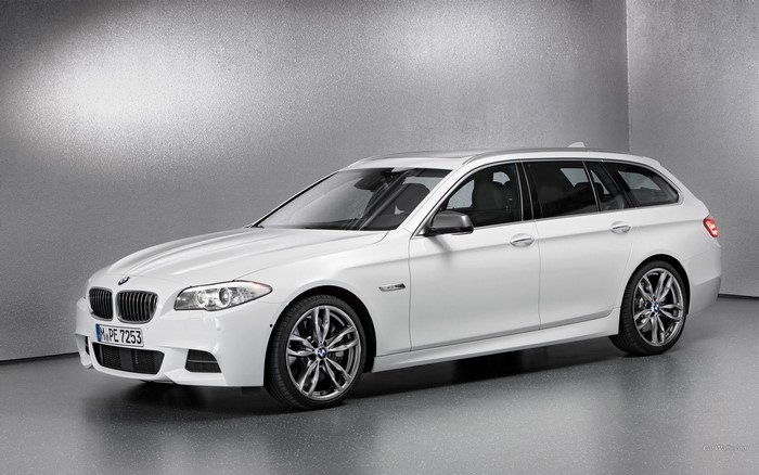 White BMW 5 Series Touring M Sport