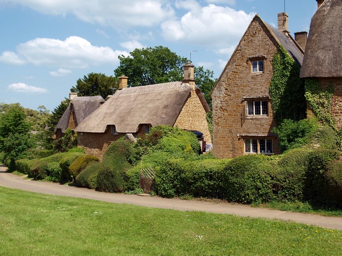Thatched roof cottages in the United Kingdom