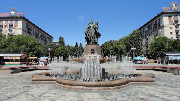 Monument and fountain in a city square