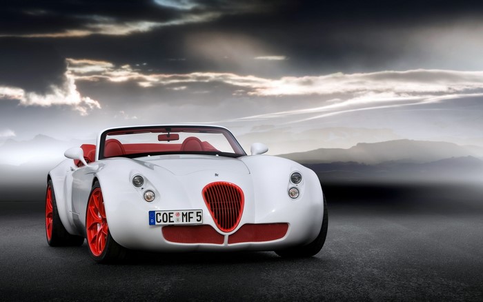 White Wiesmann MF5 Roadster with red accents