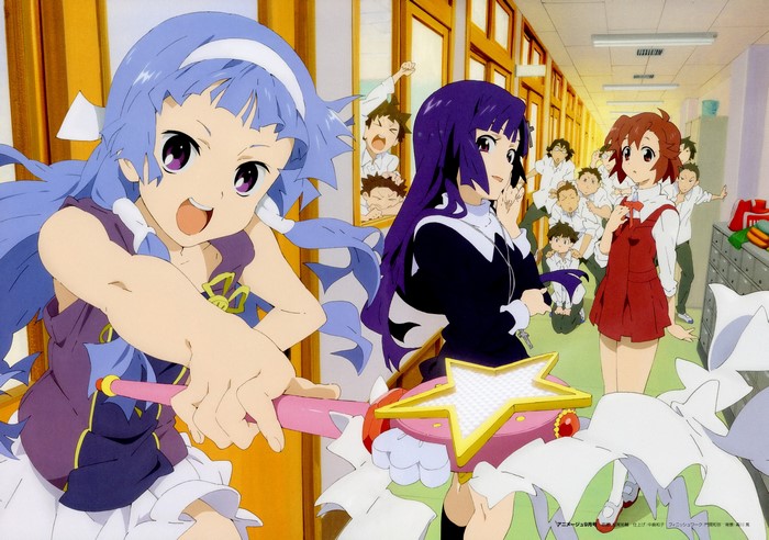 Kannagi: Crazy Shrine Maidens characters in a school hallway