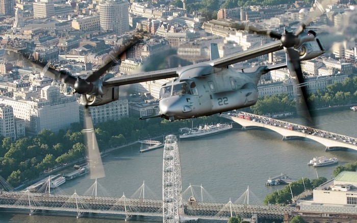 Bell Boeing V-22 Osprey over London