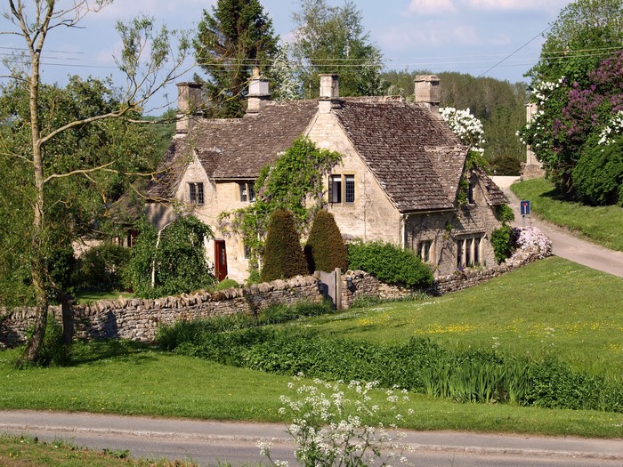 Stone cottage with garden in the United Kingdom