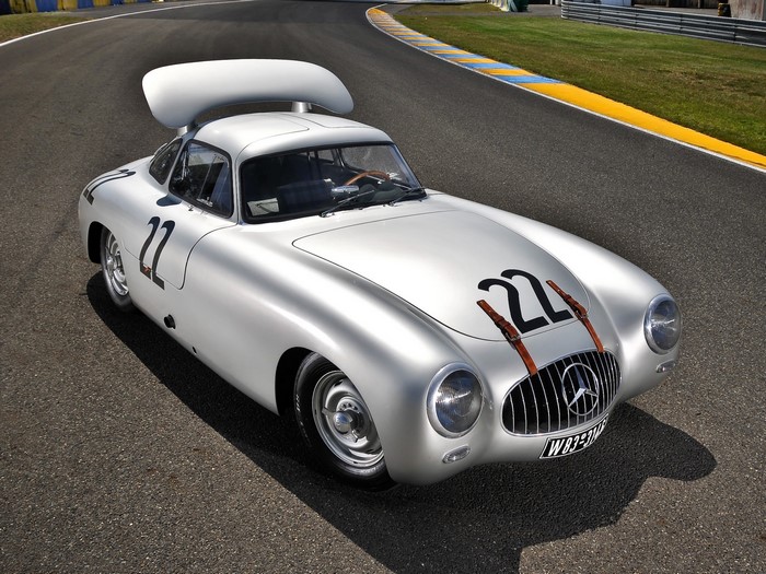 Mercedes-Benz 300SL Gullwing Le Mans race car
