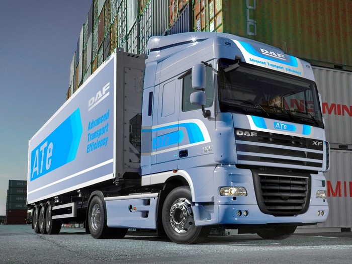 DAF XF ATe Truck with Shipping Containers