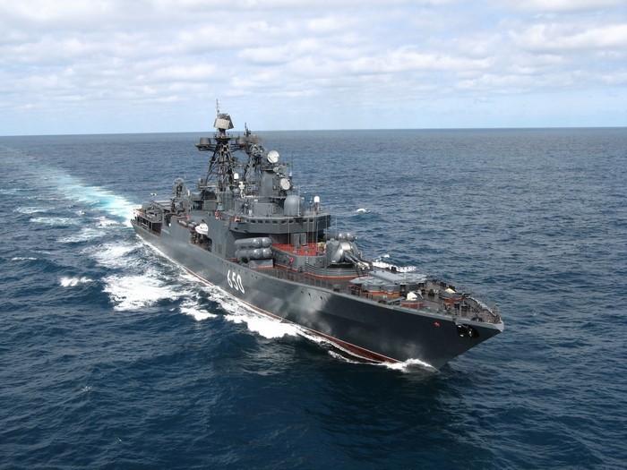 Russian Udaloy-class destroyer sailing on the ocean