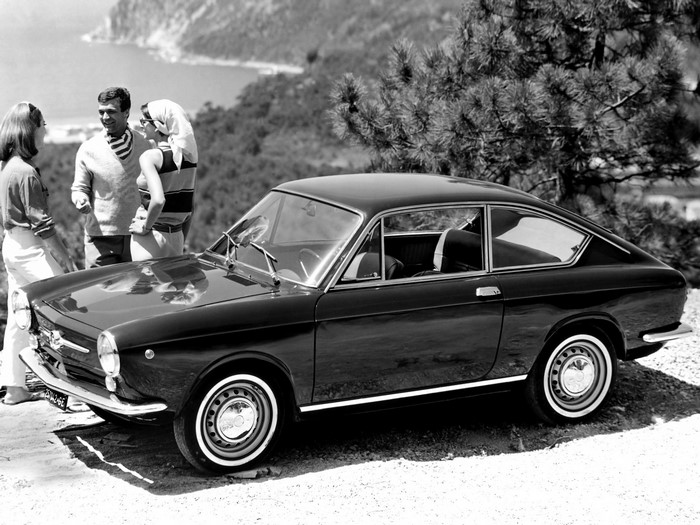 Fiat 850 Coupe 1965 with three people