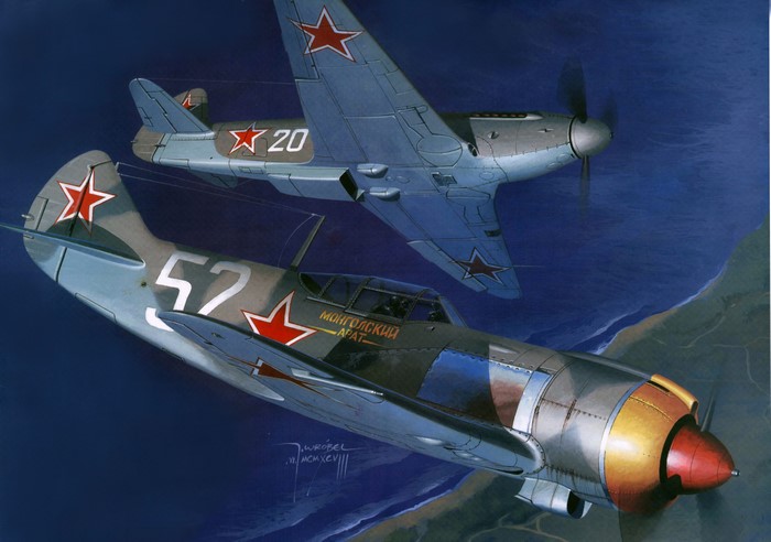 JAK-9P & La-5FN Airplanes in Flight