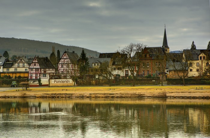 Pünderich village on the Moselle River, Germany