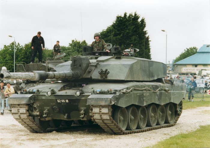 Challenger 2 Tank with Crew and Spectators