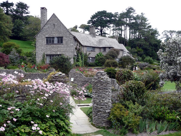Stone house with a garden in the United Kingdom