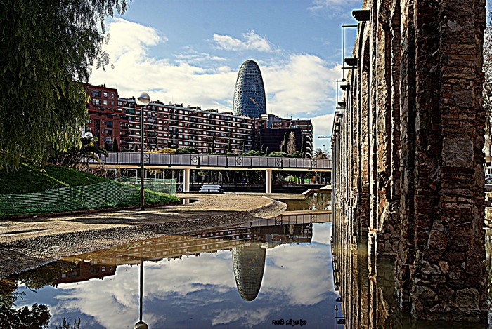 4K Spain Architecture Reflection