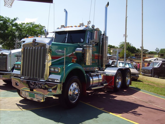 Green Kenworth Semi-Truck