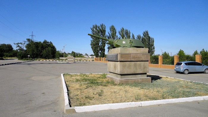 Monument with tank turret in Volgograd