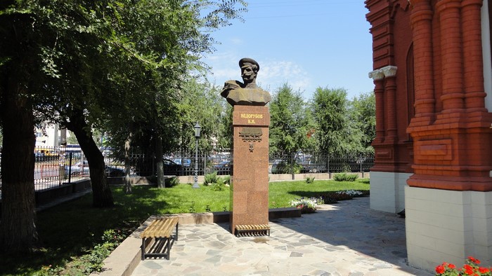 Monument to Nedugov in Volgograd