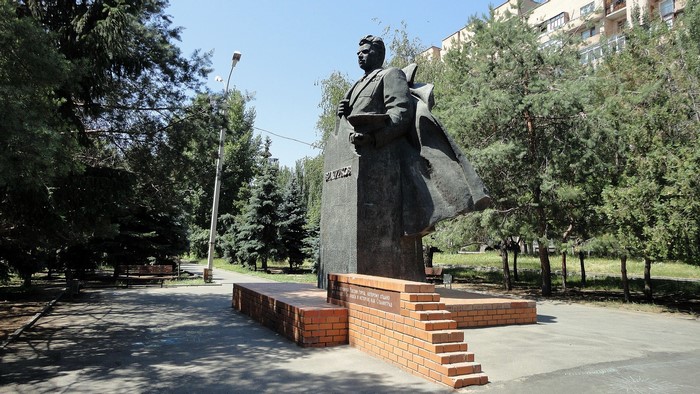 Monument to a man in Volgograd