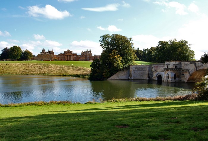 Blenheim Palace and bridge over lake