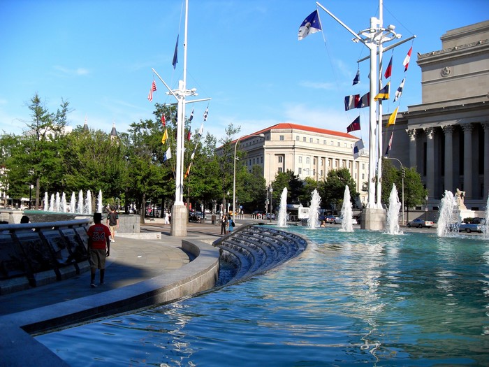 U.S. Navy Memorial Fountain in Washington, D.C.