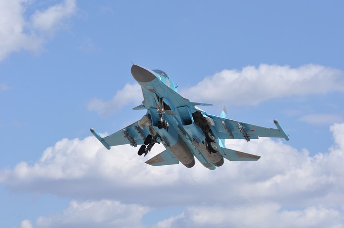 4K Sukhoi Su-34 Fighter Airplane