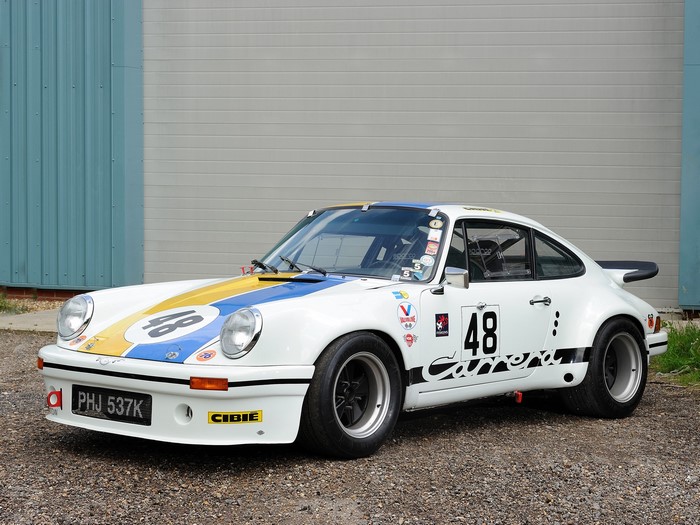 White Porsche 911 Carrera race car