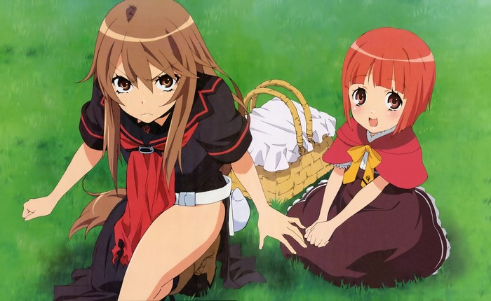 Ryōko Ookami and Akari from Ookami-san to Shichinin no Nakama-tachi