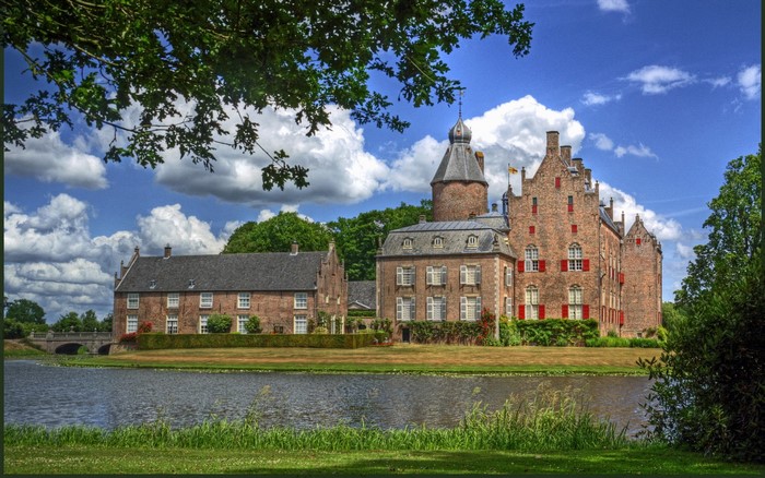 Rechteren Castle in Dalfsen, Holland