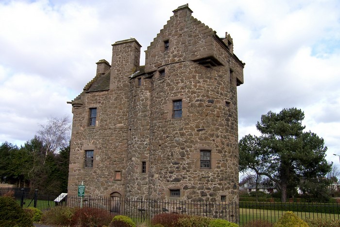 Claypotts Castle, Scotland