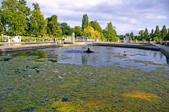 Kensington Gardens Pond with Fountains and People