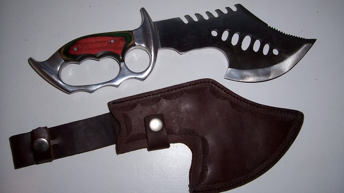 Brass Knuckle Knife with Sheath