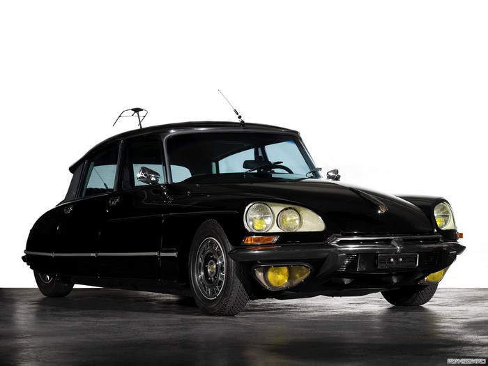 Black Citroen DS car