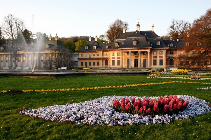 Pillnitz Palace and Gardens with Fountain