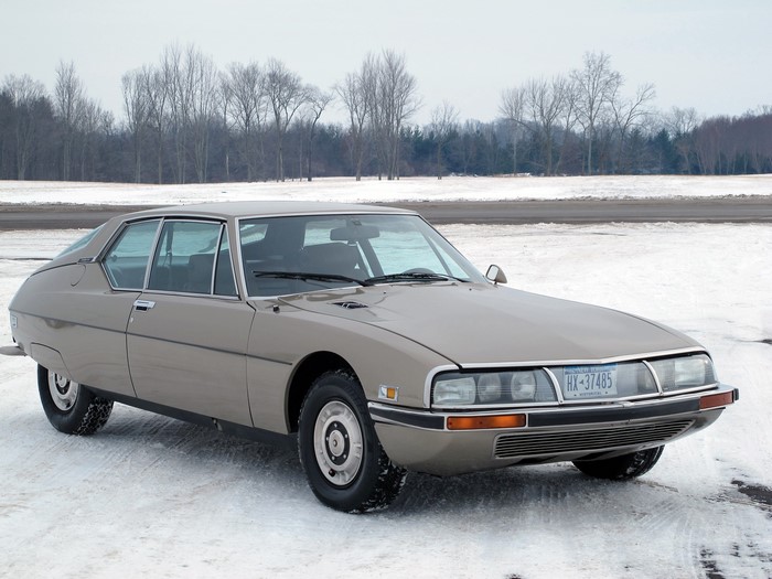 Citroen SM coupe in winter landscape