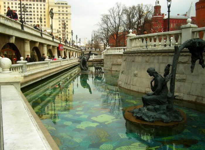 Sculptures in a canal with Alexander Garden in Moscow