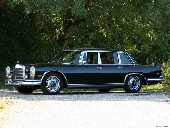 Mercedes-Benz 600 Pullman limousine